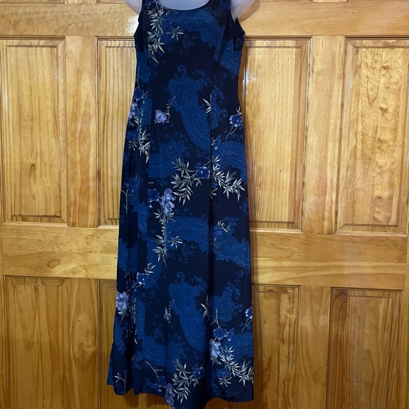 Scarlett Blue Multicolor Flower Floral Maxi Dress
Ladies 4 - 6 Small 
Measures - Picture 4 of 16